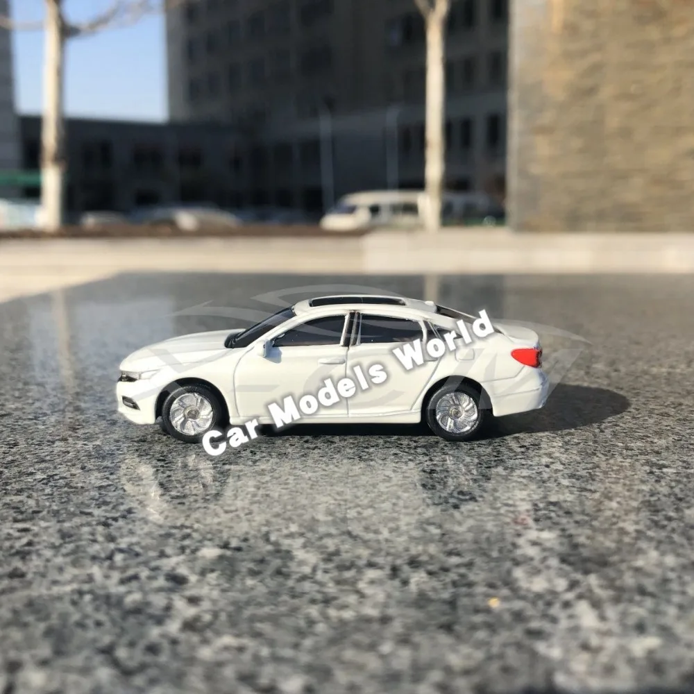 Модель литая автомобиля Accord для Sport Turbo 1:64 (белый) + небольшой подарок!|Наземный