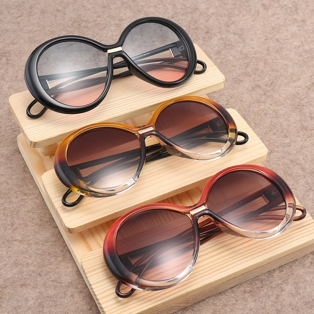 10301990646_810483317