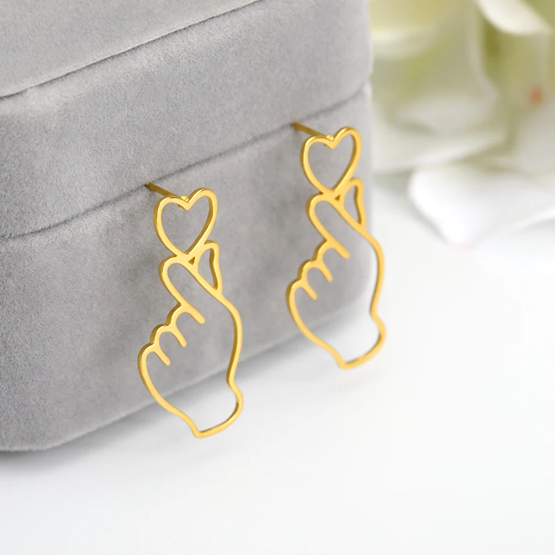 

Creative Abstract Hand Shape Heart Stud Earrings Bijoux Sweet Temperament Stud Earrings For Young Girl Jewelry Accessories Gifts