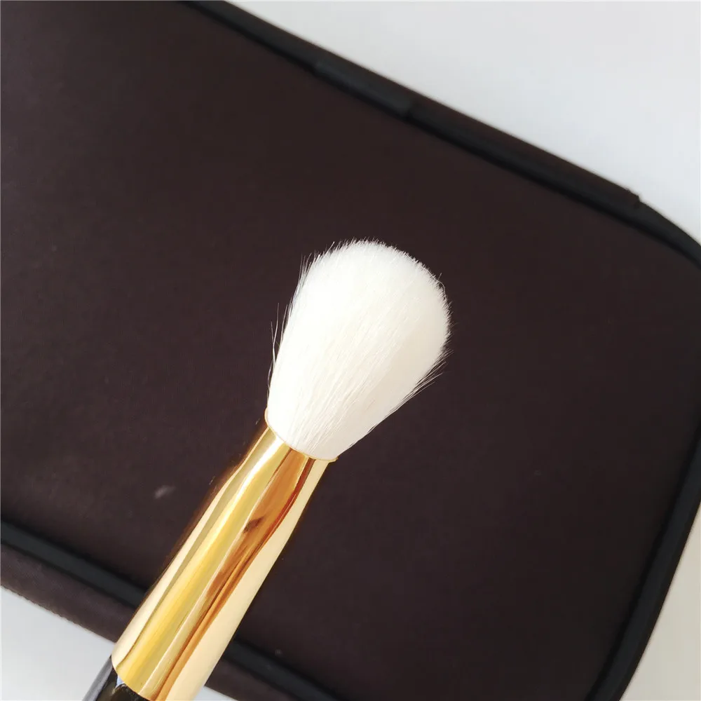 yani TF-SERIES CREAM FOUNDATION BRUSH 02 _ 4