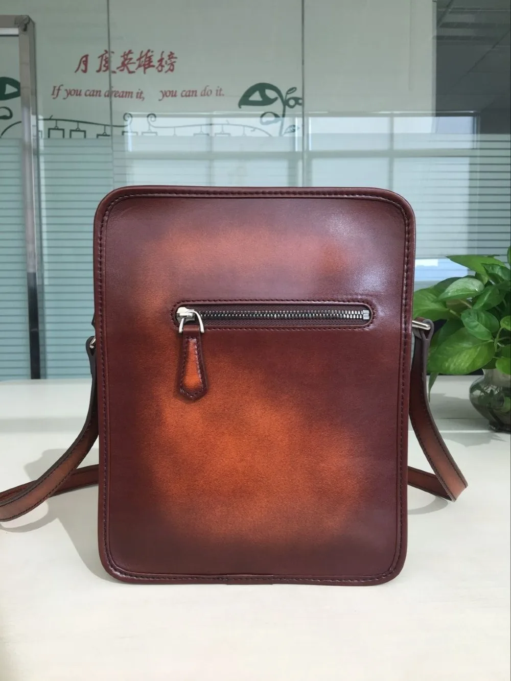 

TERSE_Fashion shoulder bag handmade messenger bag in orange men commute bag ipad shoulder bag engraving service factory price