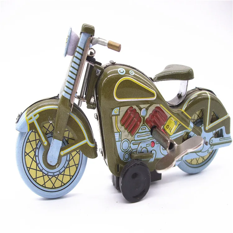 2433203525_620776037