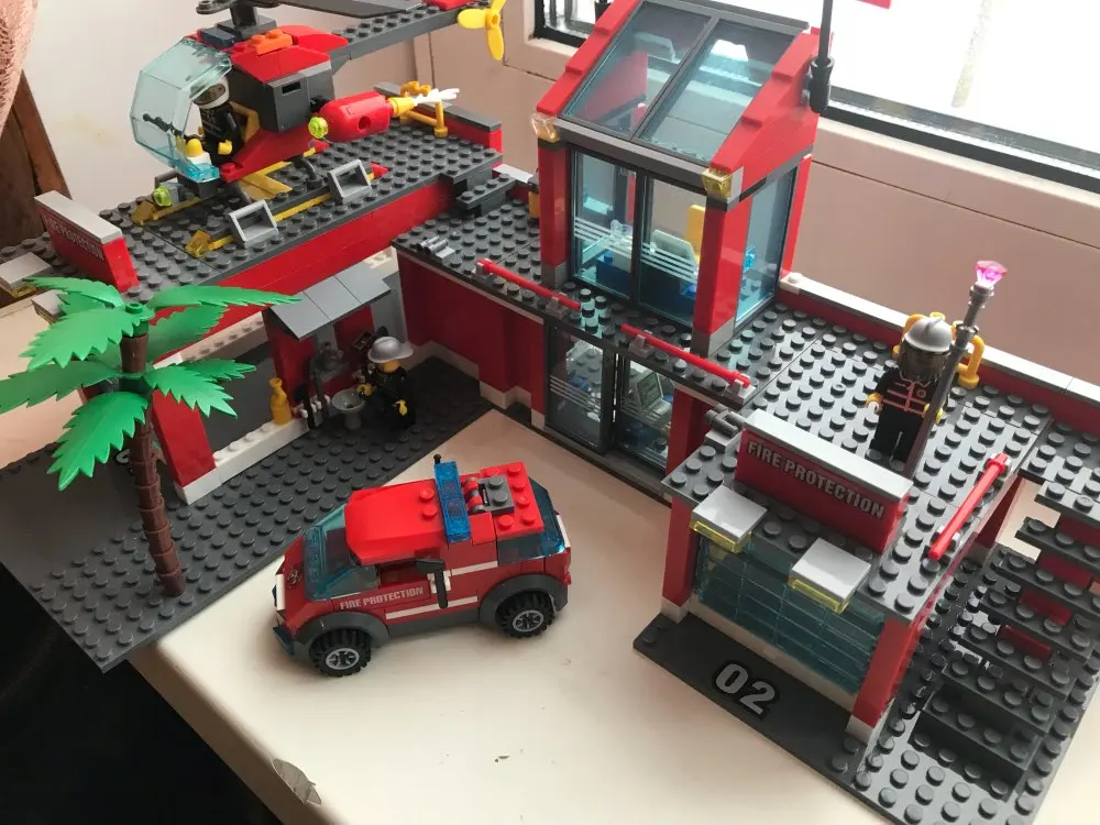 

8051 Building Blocks Fire Station Model Blocks Compatible All Brand Bricks Block ABS Plastic Educational Toys For Children