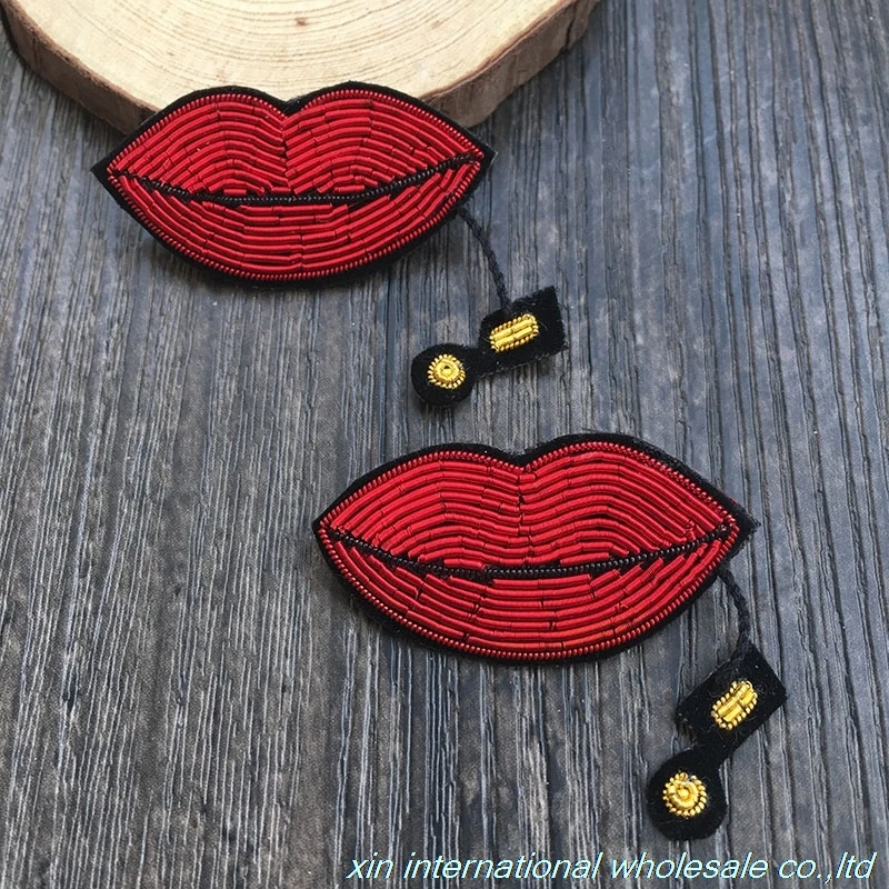 2018 new style Pure hand embroidery badges Fancy fashion badge Red