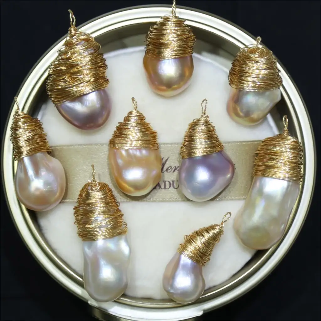 

Handmade Kiwa Pearl Pendant Baroque Pearl in Natural Color Unique Pendant Only Bohemia Fashion Design Women Gifts