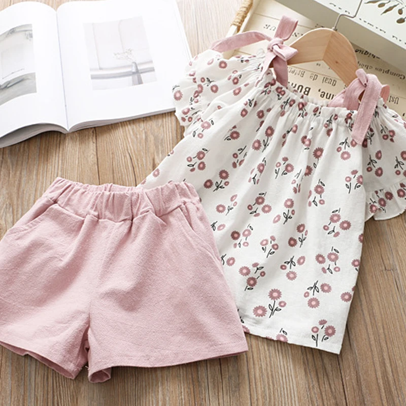 Детский Повседневный костюм Новинка года; Модный брендовый летний стильный красивый костюм с шортами и рукавами для детей; комплект из белой футболки и розовых штанов