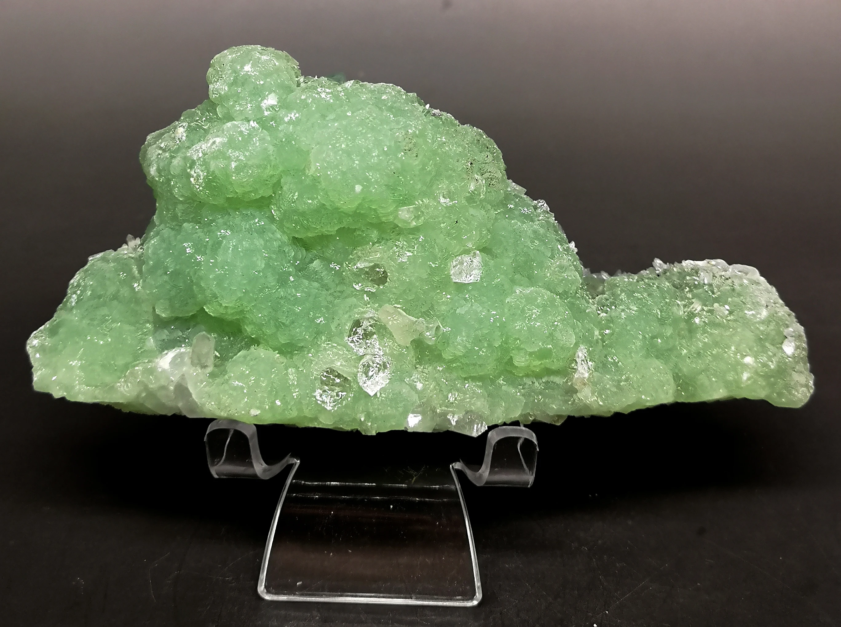 

428g Natural Green Prehnite Mineral Specimen Stone and Crystal Quartz Healing Crystal from China