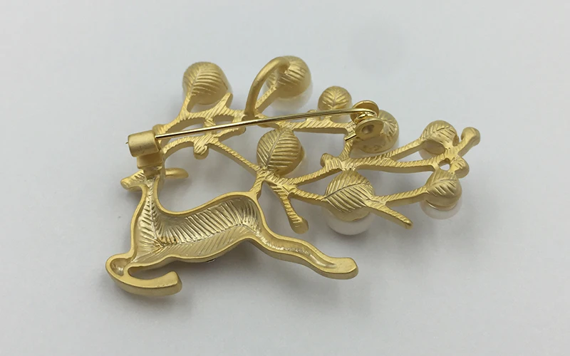 Milu deer christmas gift natural pearls brooch for women mum (1)