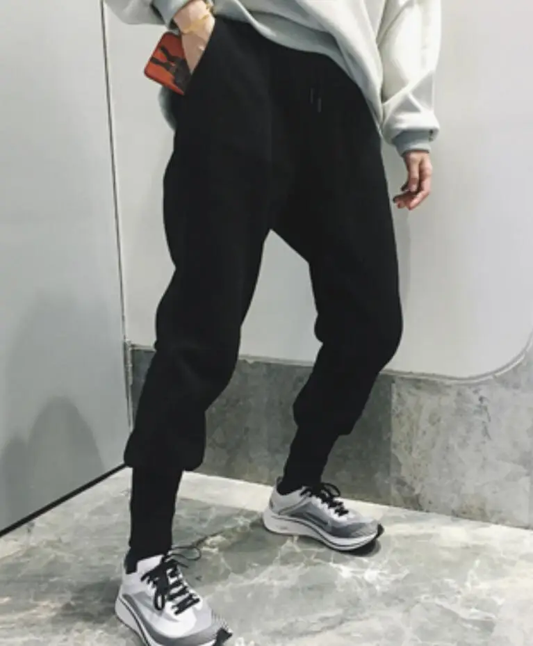 Черный New Men's clothing Hair Stylist fashion Walking Show Long-necked leisure pants Plus size costumes 27-46 - Цвет: Черный