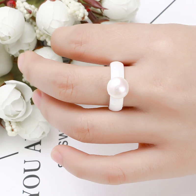 Дизайн, большое имитирующее жемчужное керамическое кольцо, классическое черно-белое кольцо для женщин и девушек, элегантное модное ювелирное изделие, антиаллергенные подарки