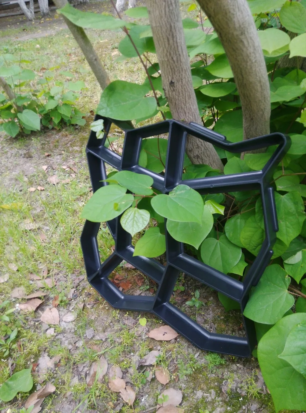 

Popular Garden path plastic concrete pavement mould DIY garden tools for making a pathway pavement pattern maker