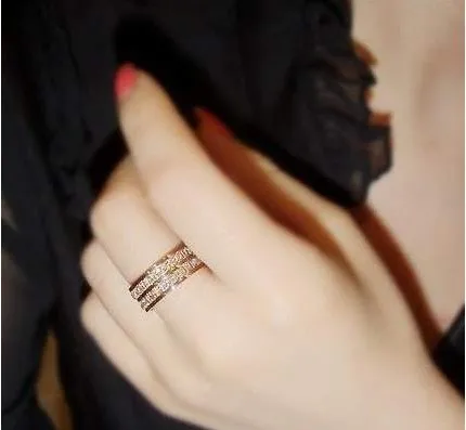 YUN RUO Shinning Crystal Couple Rings Not Fade Titanium Steel Rose Gold Silver Plated Wedding Design Woman Jewelry Free Shipping