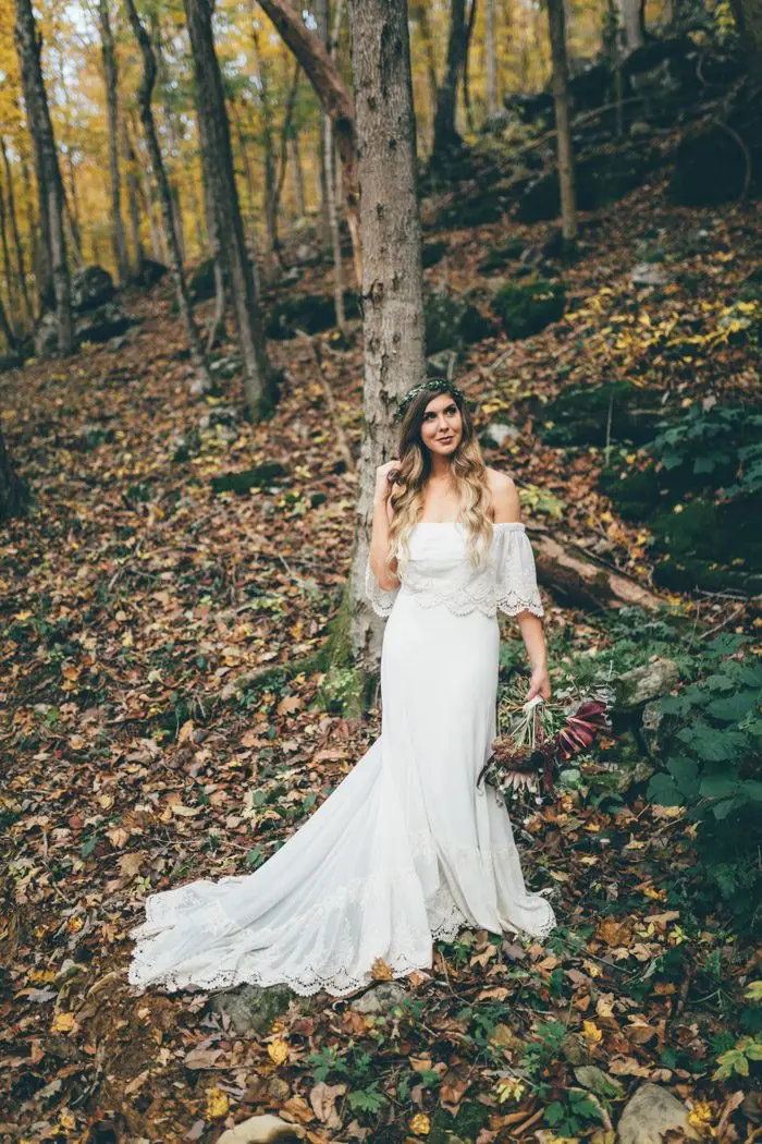 this-oakleaf-cottage-wedding-perfectly-nails-free-spirited-sophistication-amber-phinisee-69-700x1050
