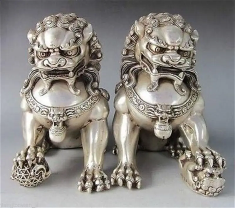 

A pair China Silvering Bronze Carved Lifelike Lion Foo Fu Dog Auspicious Statue
