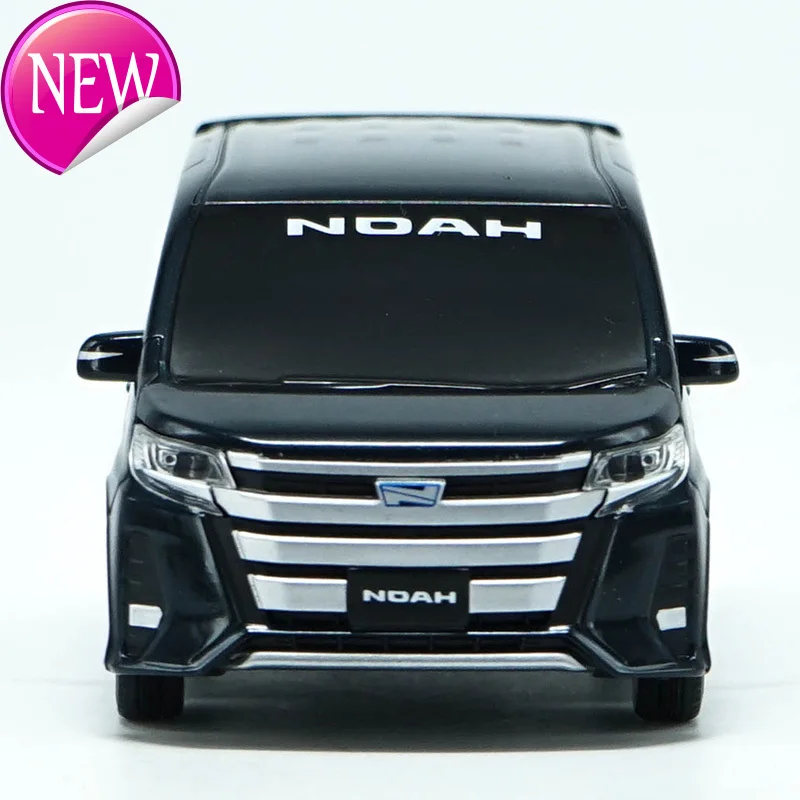 

Freeshipping 1:32 High Simulation Alloy Pull Back Model Car Q Version Toyota NOAH Diecast Metal Toy Vehicle