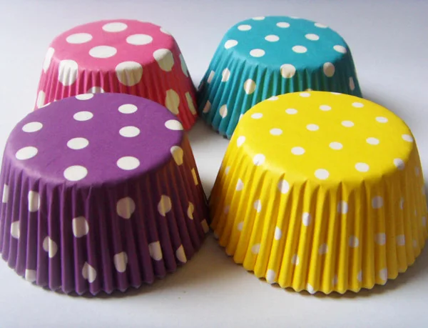 

Free Shipping 100pcs Mix 4 Design Pink,Yellow Purple,Blue dot Paper Cake Cup Liners Baking Cup Muffin tray Cupcake Cases
