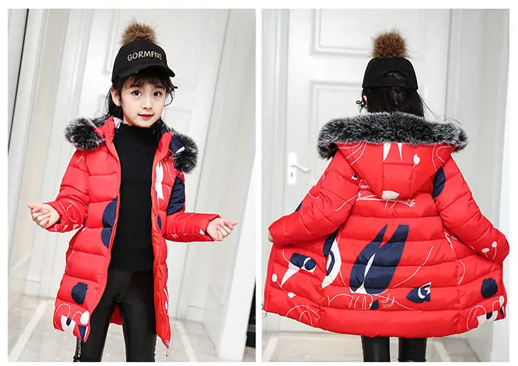 Хлопковая стеганая Верхняя одежда и пальто для девочек г. Новая детская одежда зимняя куртка для девочек с принтом, детская теплая куртка с меховым воротником и капюшоном