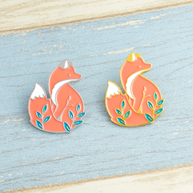 

Clever beautiful cute symbol of wisdom gold and silver fox brooch Tail pattern of leaves Furry big tail for Valentine's Day gift