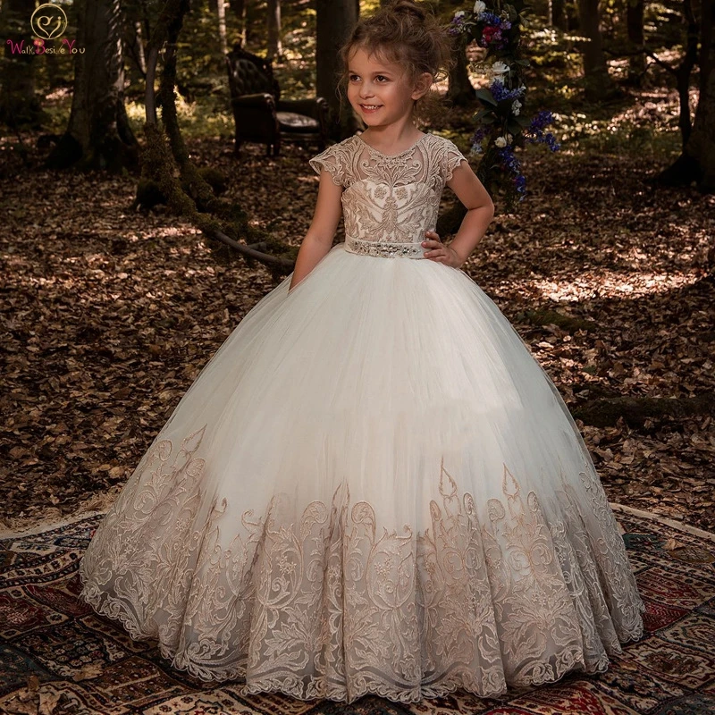 

2019 Ball Gown Long Flower Girl Dresses For Wedding Lace Crystal Beads Sashes Girls First Communion Gowns Special Occasion Dress