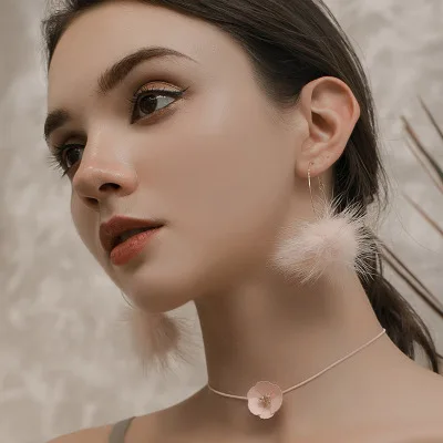 

One Direction New Temperament Paragraph Earrings Personality Wild Simple Mink Pink Hair Big Ball Wom Bijoux Boucle D'oreille E9