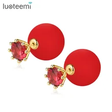 LUOTEEMI, модные минималистичные дизайнерские серьги-гвоздики золотого цвета для женщин, праздничные и вечерние серьги с красными кристаллами CZ