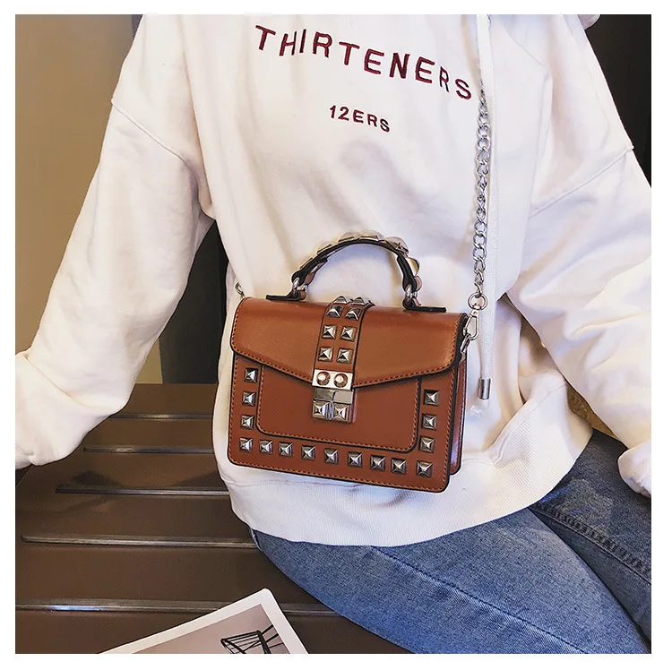 Rebite do vintage pequeno quadrado saco crossbody
