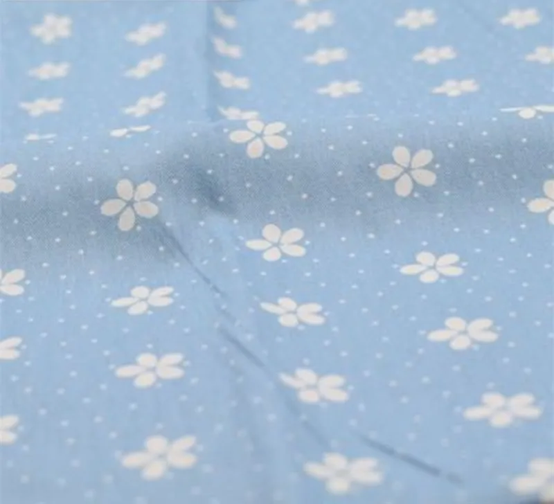 

1 meter pure cotton twill fabric for baby's bedding garment, blue bottom with white floral round dot prints 892-26