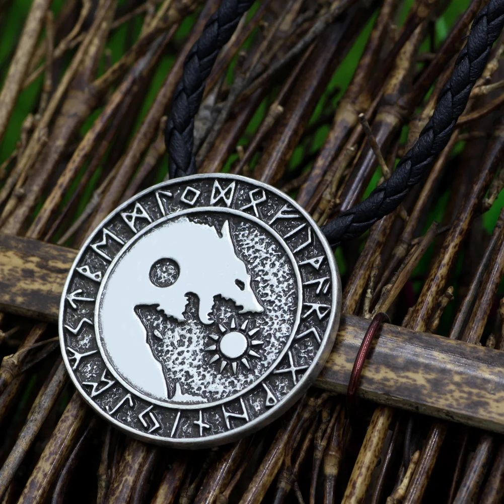 

youe shone Pagan Nordic Amulet Large Chain Men Norse Vikings Runes Amulet Wolf Pendant Necklace