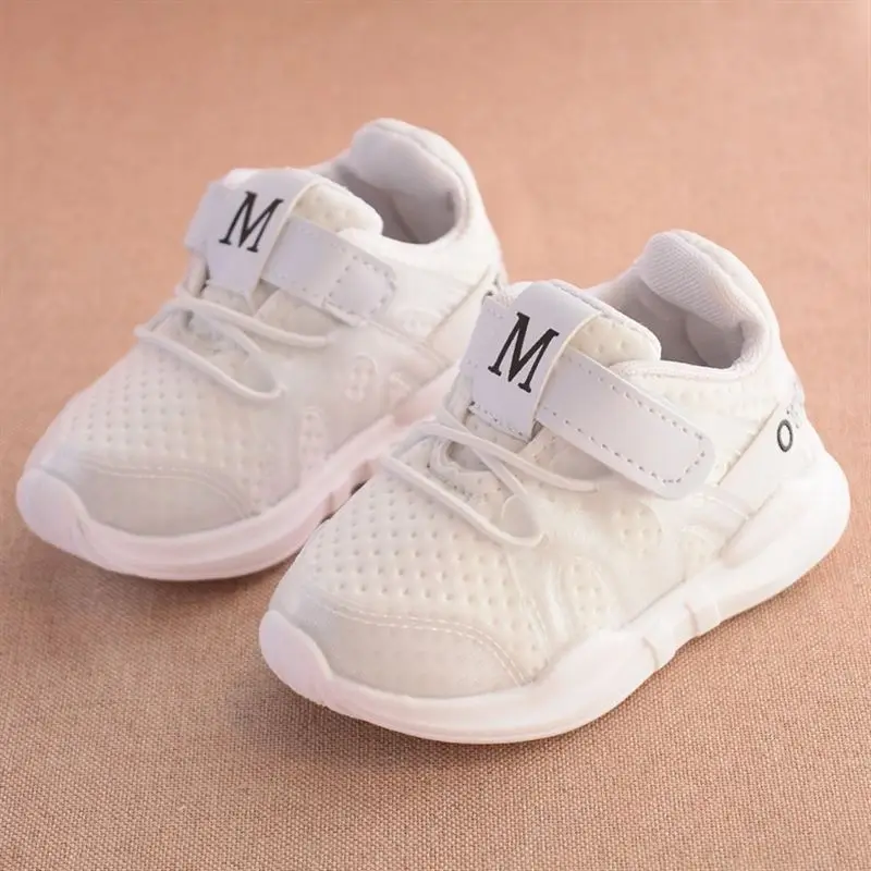 Новые модные детские кроссовки; сетчатые дышащие розовые спортивные кроссовки для девочек; белые кроссовки для мальчиков; Брендовая детская обувь - Цвет: White
