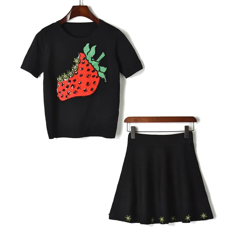

Luxury Designer Brand Women's Knitted Sets for Women Sequin Strawberry Knitted Top and Knitted Skirt 2PCS Set