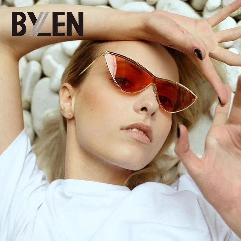 

Vintage Sexy Ladies Cat Eye Sunglasses Women Metal Frame 2019 Brand Designer Gradient Red Black Sun Glasses For Female UV400