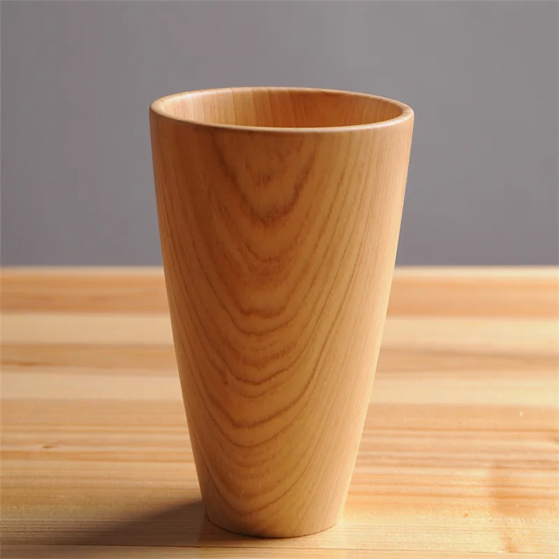 деревянный стаканчик для ручек. медведь деревянный со стаканом для ручек. рюмки из дерева. стакан из дерева. деревянный бокал.