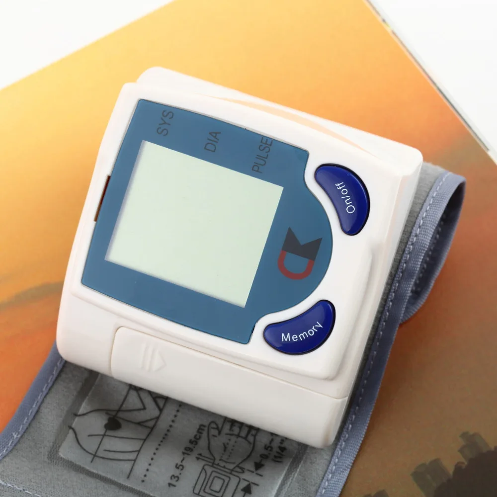 الرقمية LCD المعصم مراقبة ضغط الدم متر الرعاية الصحية مقياس نبض القلب معدل النبض قياس متر مقياس التوتر مقاييس ضغط الدم الساخن