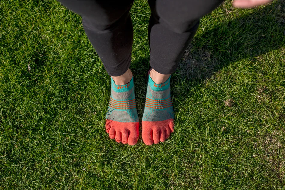 Womens_LW_Run_NoShow_Guava
