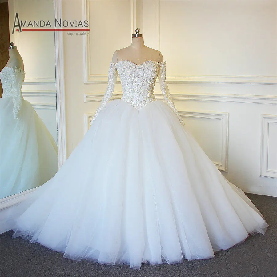 

Amanda Novias Ball Gown Pearls Wedding Dress Off The Shoulder Long Sleeves