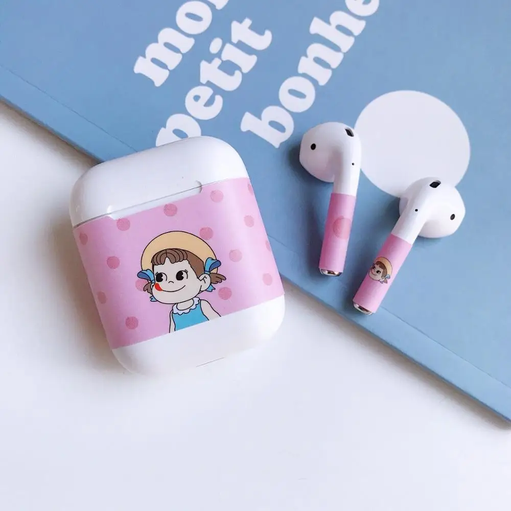 

The cartoon kawaii sticker USES the Airpods headphone box and can be reused