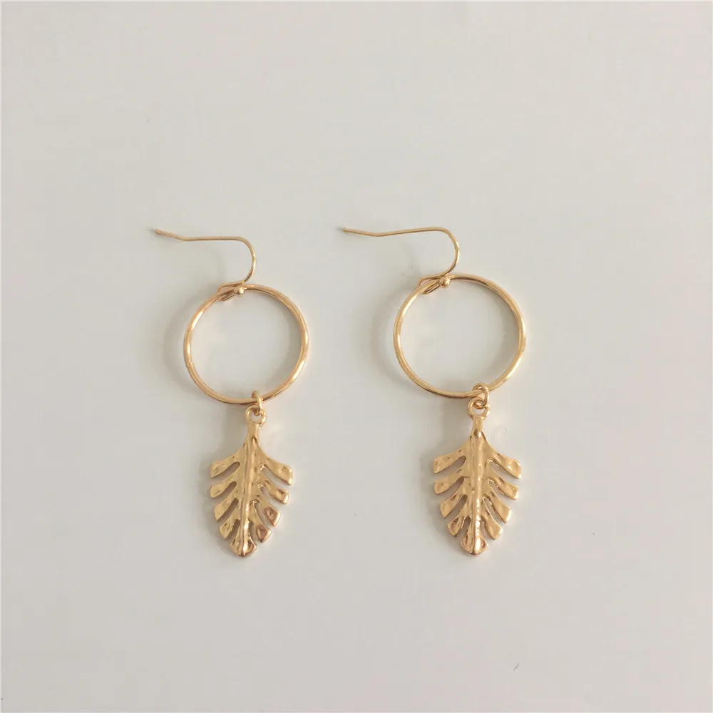 

FASHION JEWELRY GOLD COLOR LEAF CHARM LINKED CIRCLE EARRING FOR WOMEN GIRL MAN