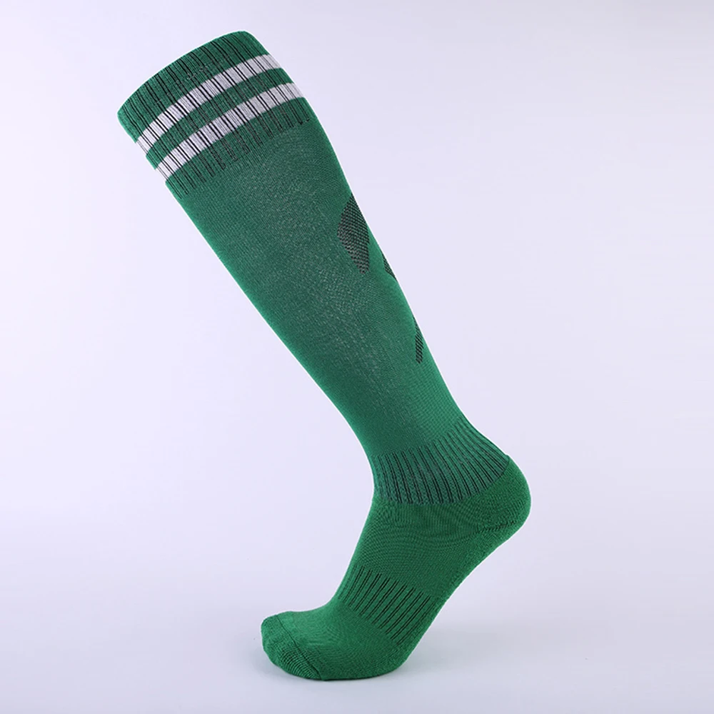Новые футбольные носки мужские взрослые выше колена Футбол соккер регби Велоспорт хоккейные чулки длинные носки Спортивная одежда для видов спорта на открытом воздухе - Цвет: green mix white