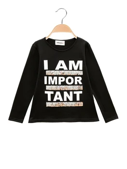 

Long sleeve sweater with lettering