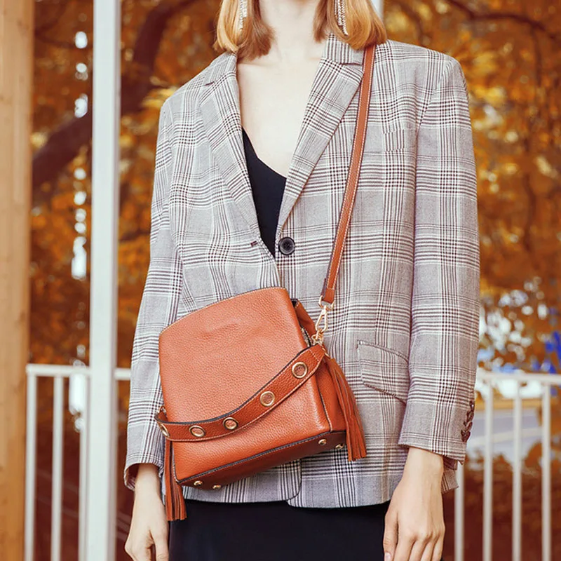 2018 Retro Style Suede Leather Women Bucket Bag Genuine Leather Handbag with Tassel Shoulder Messenger Bag 2 Strap