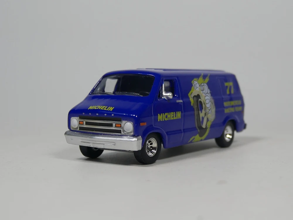 Авто ИНН-гринлайт 1: 64 1977 Dodge B-100 литье под давлением модель автомобиля