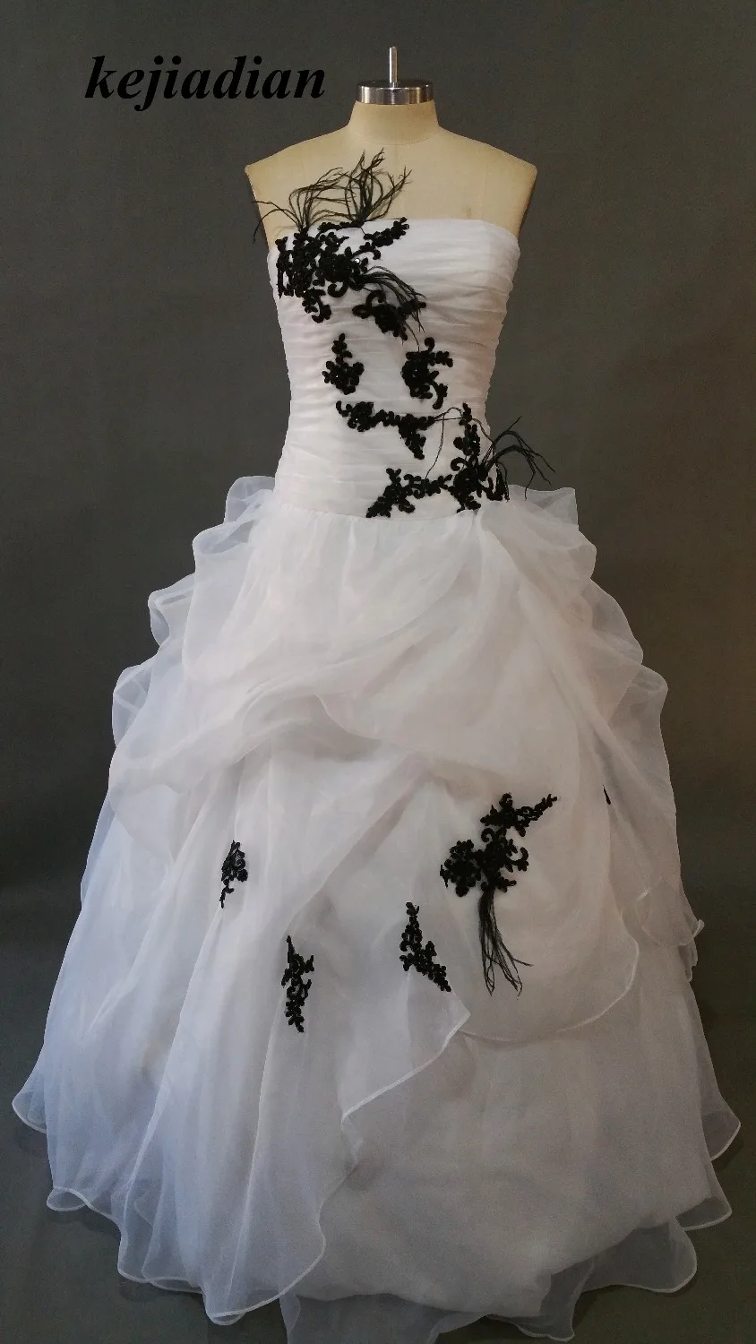 

Vestido De Novia Vintage New White and black Wedding Dress Plus Size 2017 Ball Gown Sleeve Lace Bodice Dubai Bridal Gown