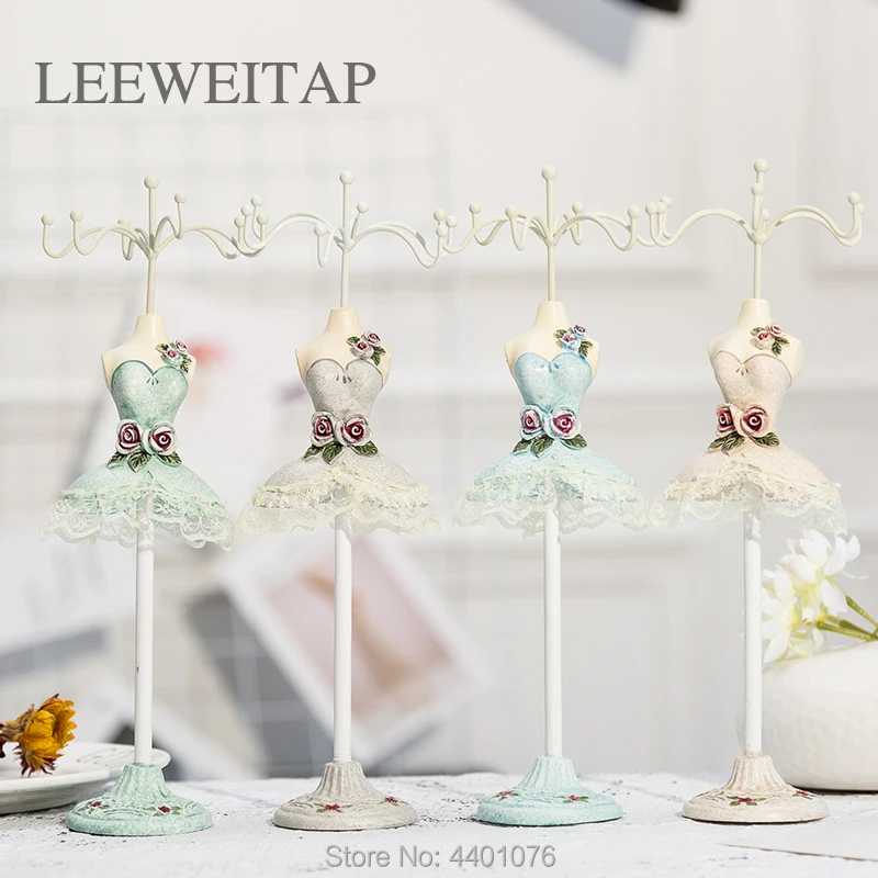 

Modern European iron painting model jewelry stand window dressing table for friends and colleagues birthday holiday gift