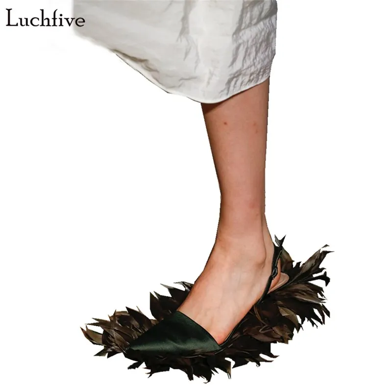 

Luchfive Feather Silk Sandals Women Pointed Toe Strange Heel Back Buckle Strap T-Show Pumps 2019 Newest Runway Party Shoes Woman