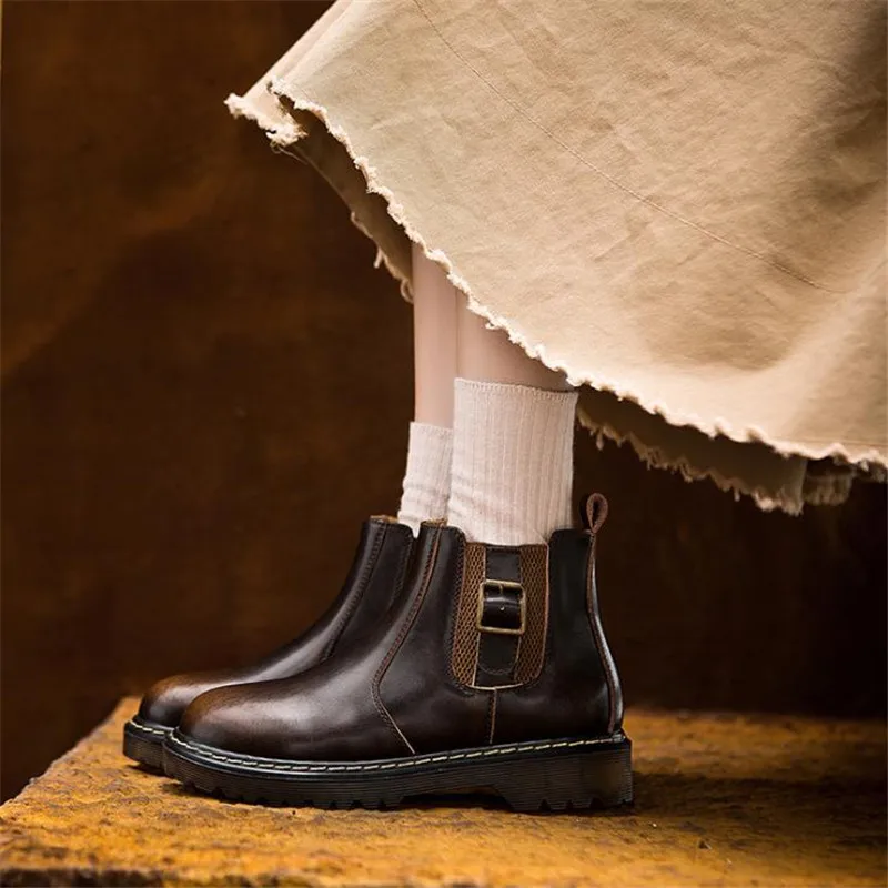 

New women's boots autumn winter fashion retro Chelsea boots Cowhide round head booties slip-on warm Thick bottom women's boots