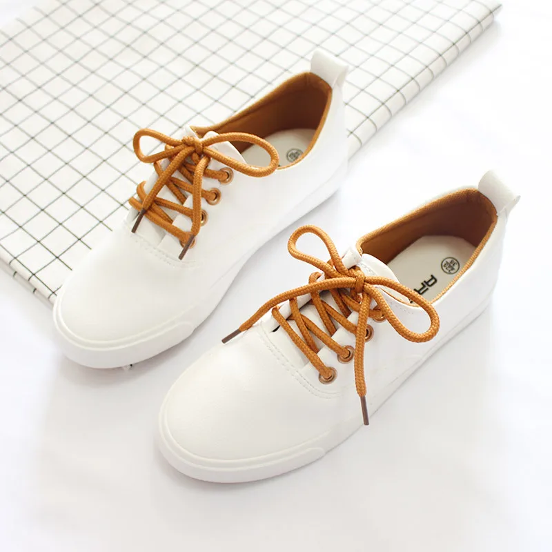 sneakers with flat bottoms