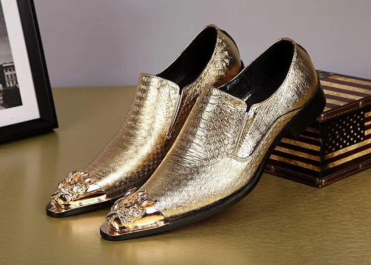 Мужские оксфорды в британском стиле; цвет золотистый; Мужские модельные свадебные туфли; Мужские дышащие туфли из натуральной кожи без застежки с острым Металлическим Носком