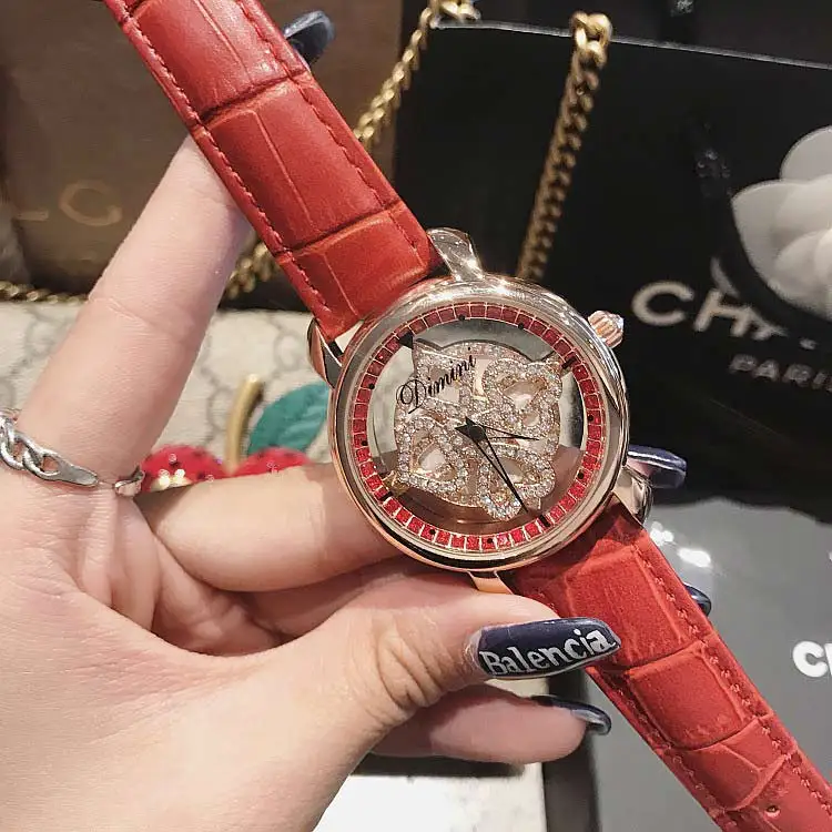 

2019 Fashion Top Brand Luxury Watch Women Leather Strap Designer Women Dress Watch Rotating Diamond Women Watches Quartz