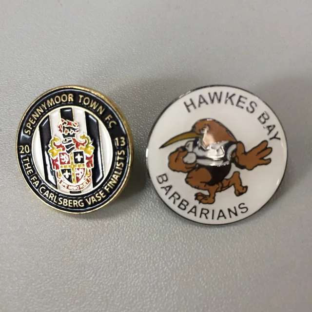 customized badge sample production