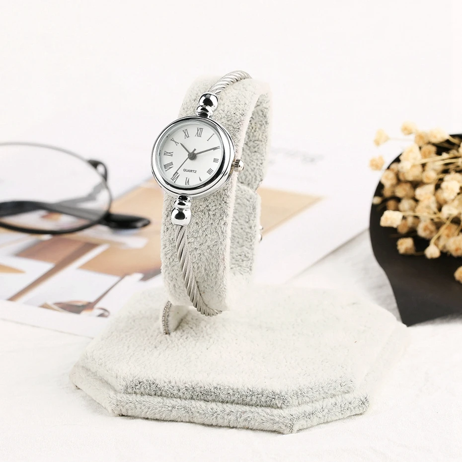 Women's Watch Unique Little Cute Smooth Dial Quartz Watch Fashion Silver Slim Bangle Bracelet Clock Gifts for Teen Girls Ulzzang 2018 (24)